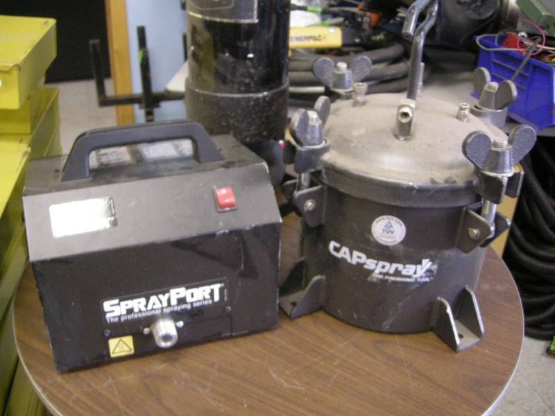 lot 45 image: CAPspray and Sprayport Professional Spraying Items
