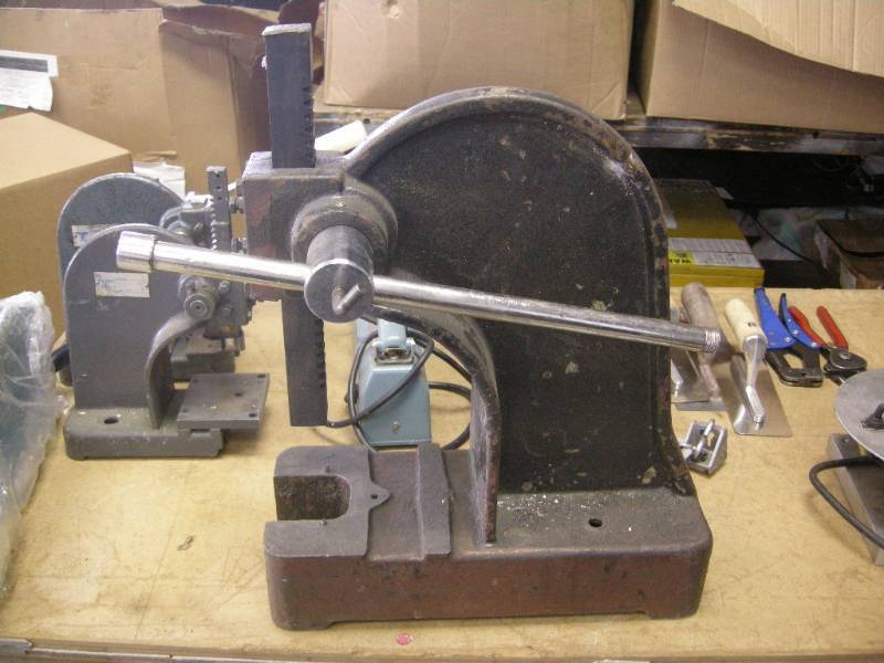 lot 62 image: Dayton 2 Ton Arbor Press