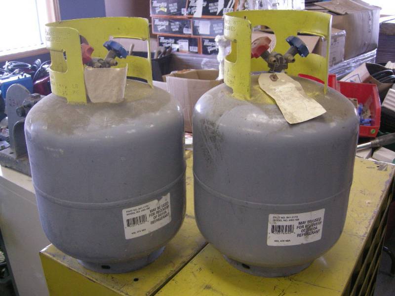 lot 74 image: 2 AC Coolant Recovery Tanks