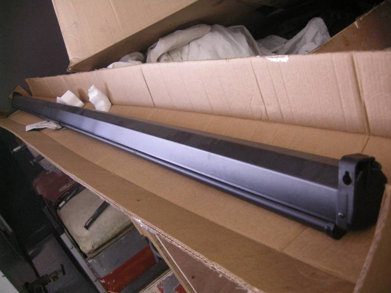 lot 88 image: 8 Deluxe Movie Screen