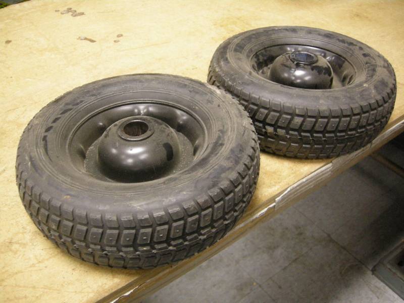 lot 140 image: 2 Hard Rubber Wheels