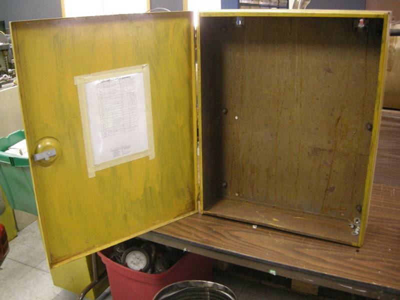 lot 148 image: Metal Storage Cabinet