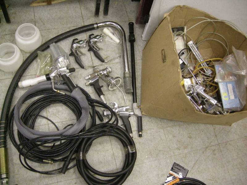 lot 166 image: Misc Paint SprayerPainting Accessories
