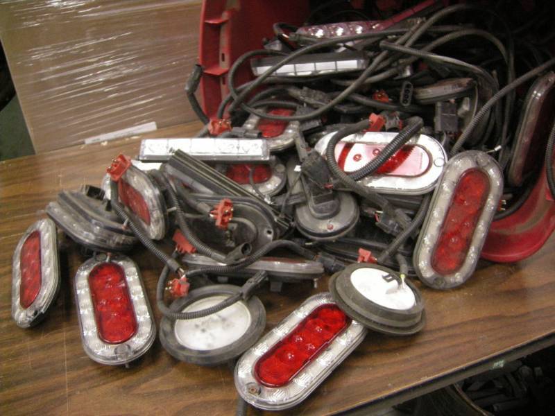 lot 165 image: Group Maxxima LED Lights