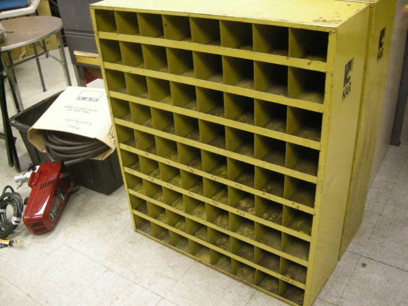 lot 174 image: KAR Metal Storage Cabinet