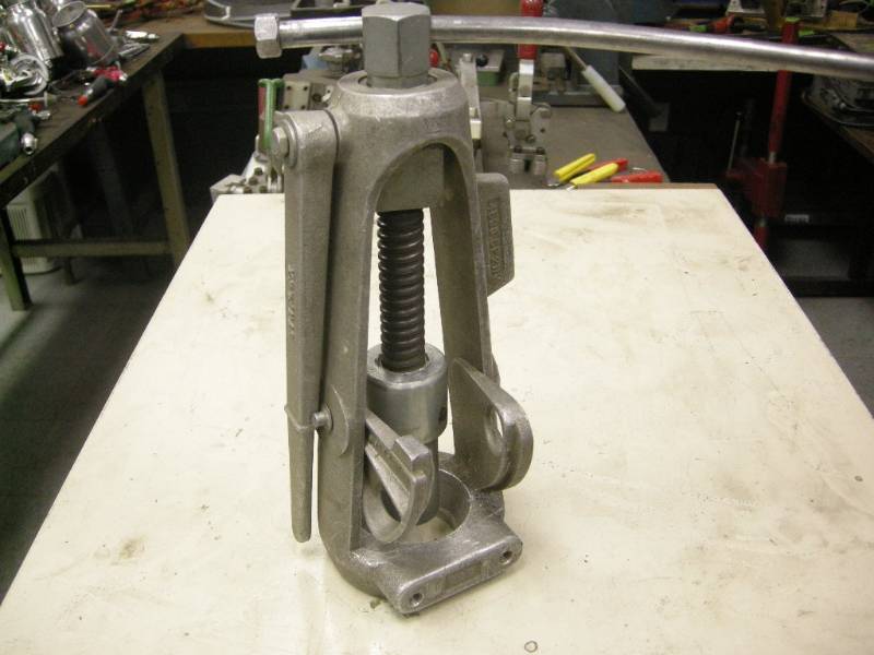 lot 199 image: Synflex Coupling Crimper Tool