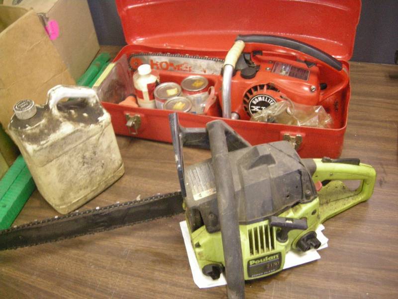 lot 206 image: Homelite Chainsaw Set and Poulon Chainsaw