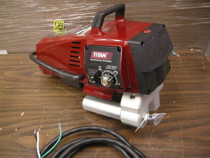 lot 207 image: Titan Impact 440 Sprayer PowerHead