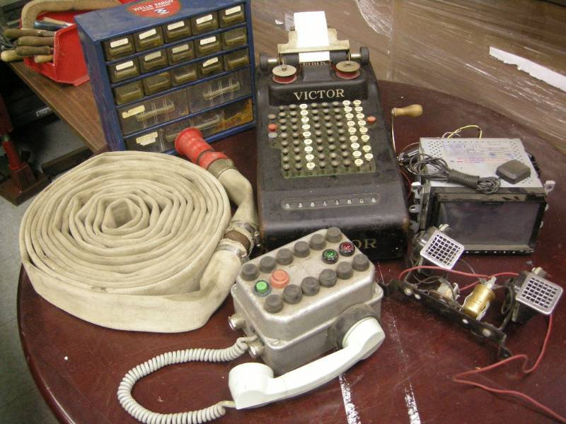 lot 235 image: Vintage Electronics and Hose