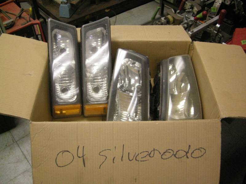 lot 238 image: Front Lights for 04 Silverado