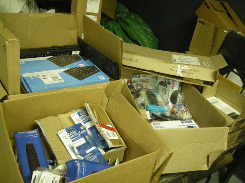 lot 273 image: Misc Electronic Accessories