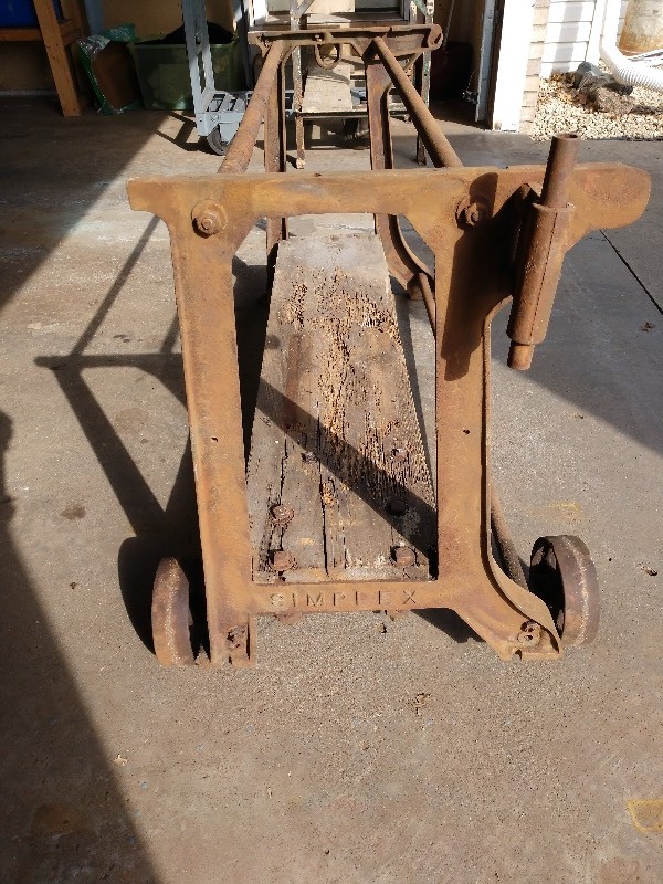 lot 10 image: Simplex Cast Iron Table Base