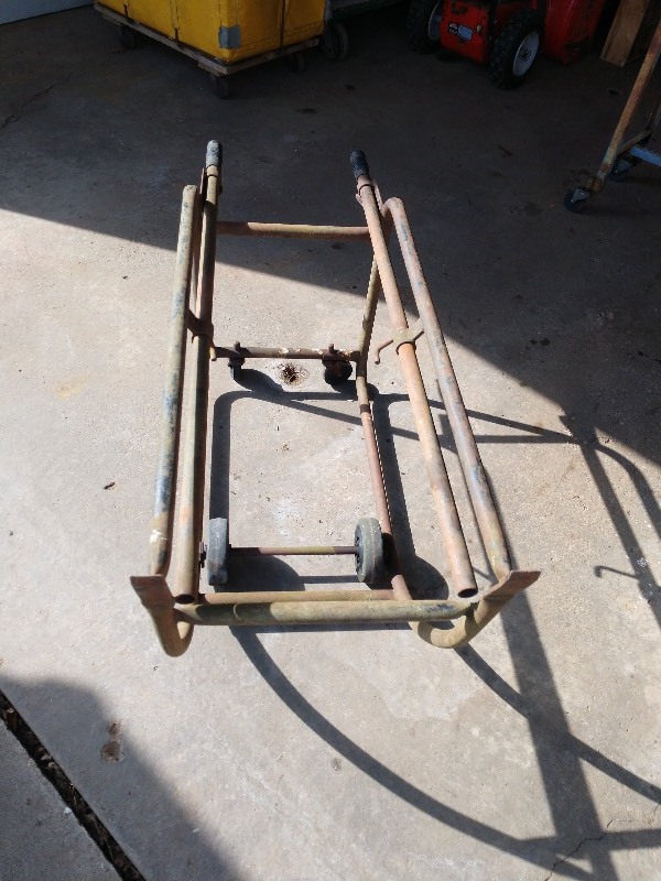 lot 17 image: Barrel Cart w Adjustable Handles