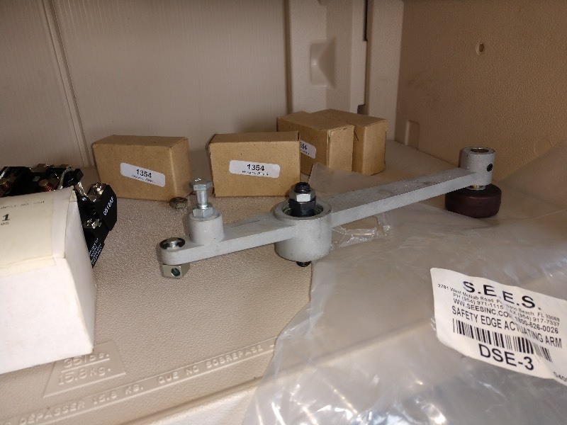 lot 28 image: Elevator Parts