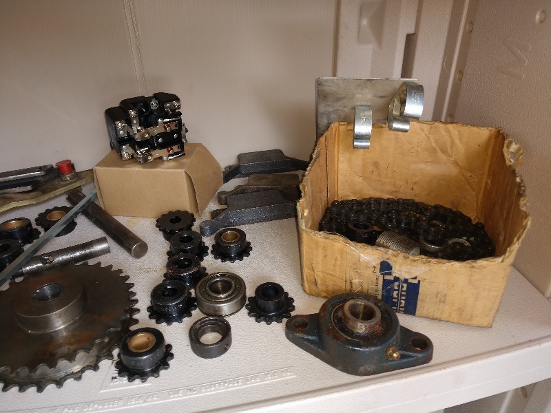 lot 30 image: Elevator Parts