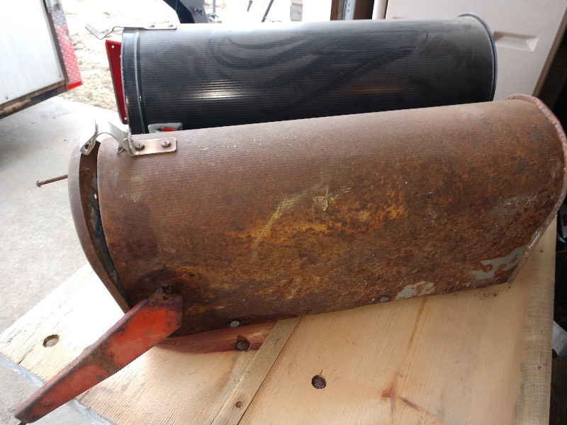 lot 37 image: Mailboxes 