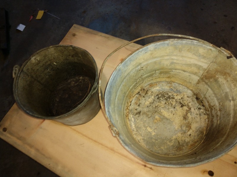 lot 44 image: Galvanized Buckets (2)