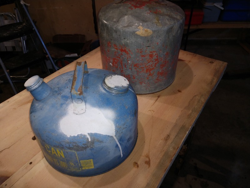 lot 47 image: Red Eagle Oil Can, Blue Eagle Kerosene-Oil Can