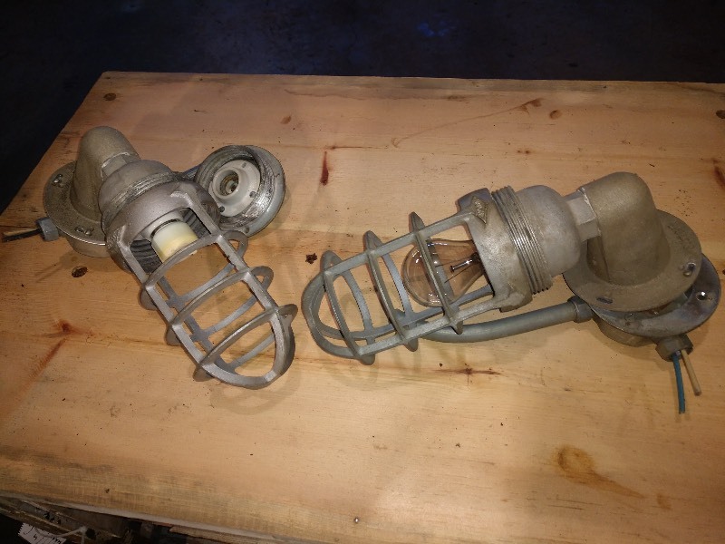 lot 52 image: Multi Explosion Proof Industrial Caged Lights (2)