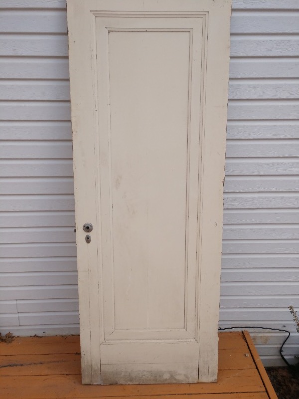 lot 72 image: Antique Door