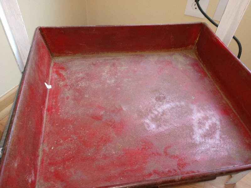lot 101 image: Red Metal Parts Bin