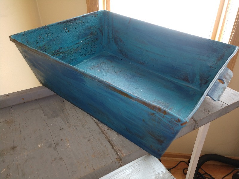 lot 102 image: Blue Metal Parts Bin