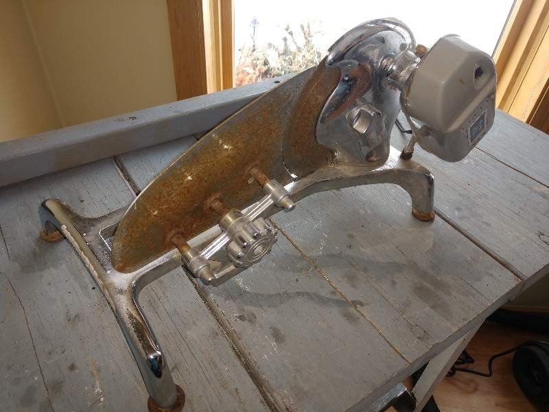 lot 104 image: Vintage Rival 1101E Electric Food Slicer