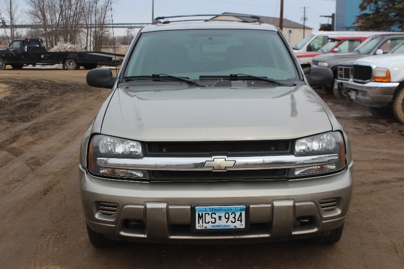 lot 2338 image: 2003 Chevrolet Trailblazer 4x4