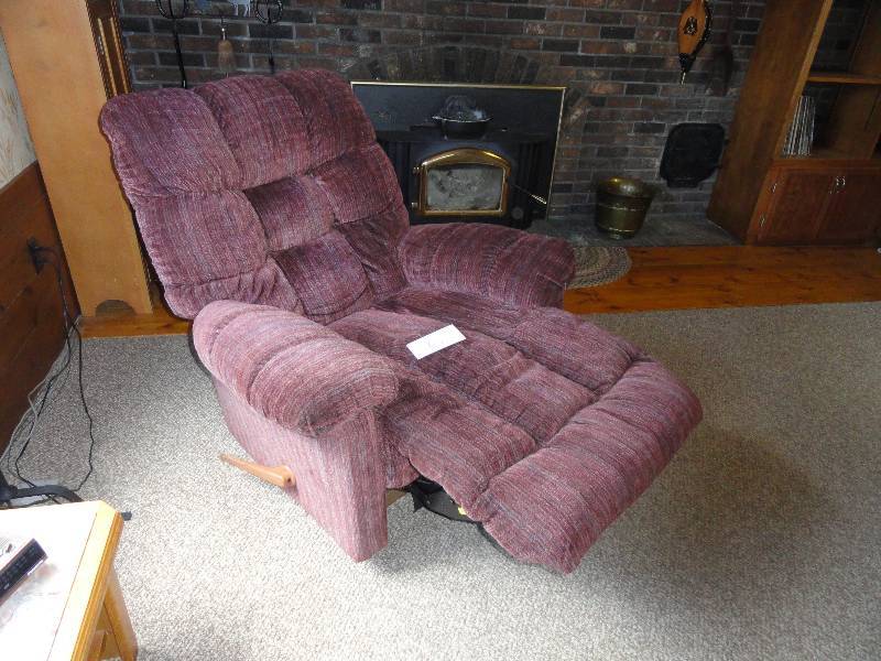 lot 6 image: Recliner