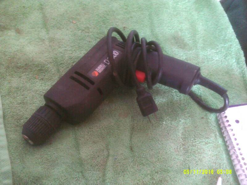 BLACK N DECKER ELECTRIC DRILL