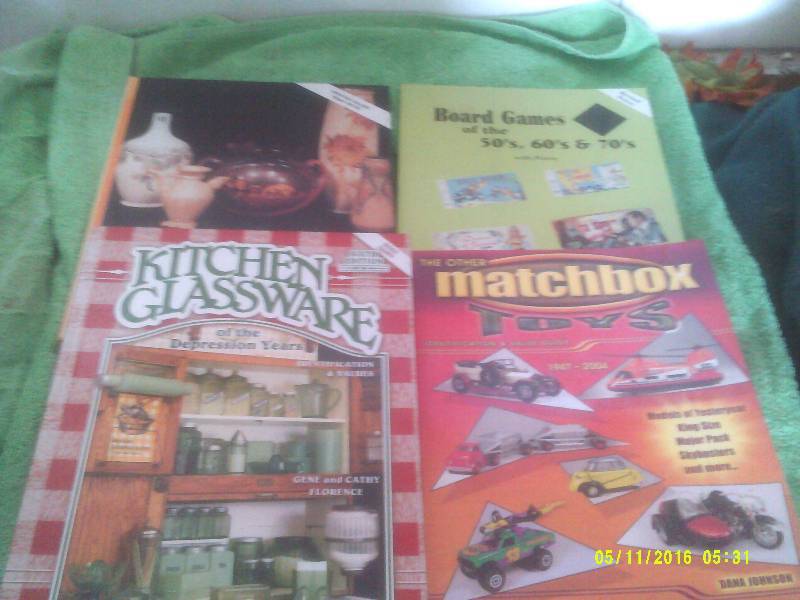 4 COLLECTOR BOOKS