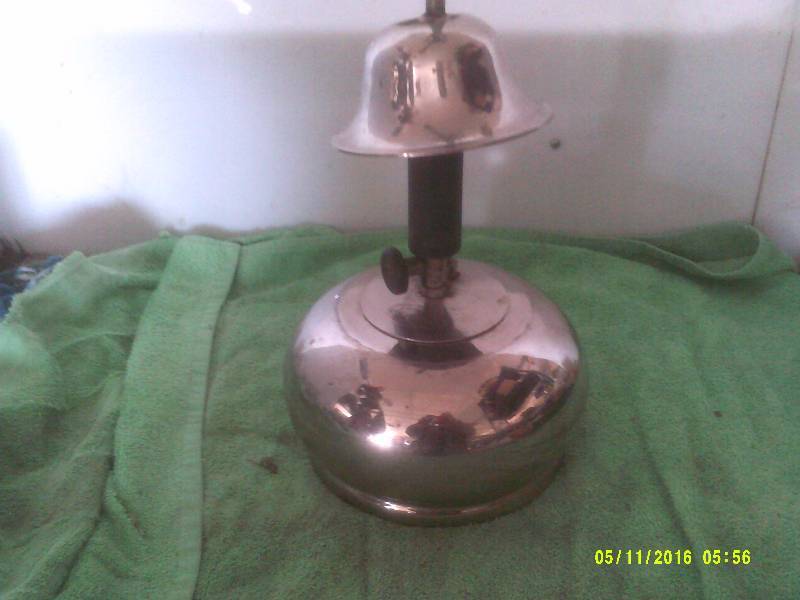 ANTIQUE COLEMAN PARLER LAMP