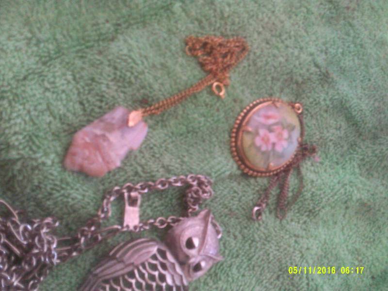 VINTAGE JEWLERY
