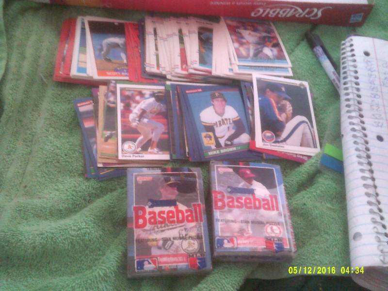 COLLECTIBLE BASEBALL CARDS