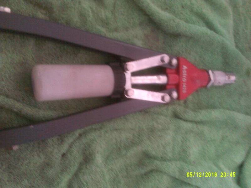 astro 1426 pop rivit gun