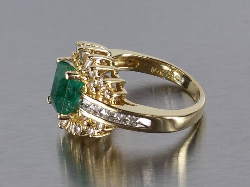 Emerald and Diamond Ring in 14k Gold