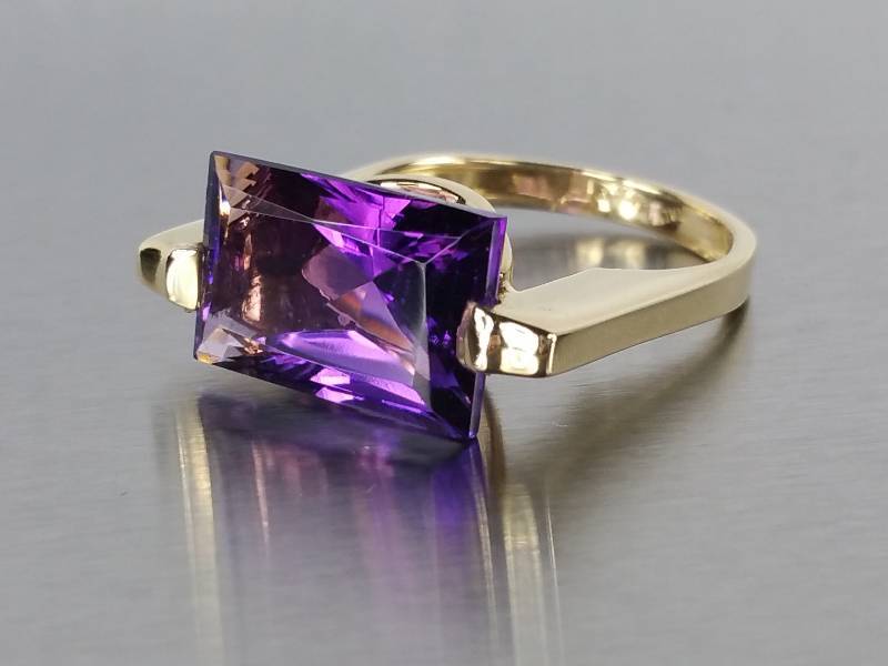 Amethyst Designer Ring in 14k Gold