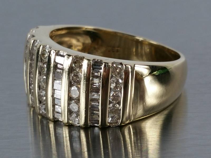 Diamond Ring in 14k Gold