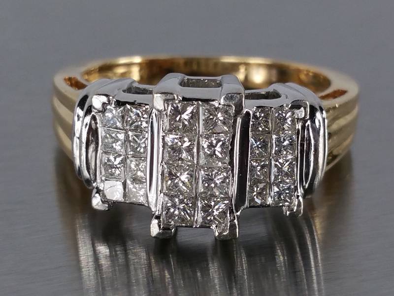 Diamond Ring in 14k Gold