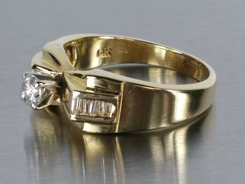Diamond Ring in 14k Gold