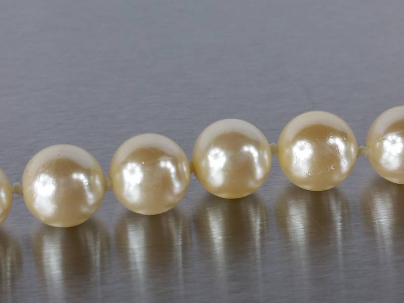 High End Pearl Necklace in 14k Gold
