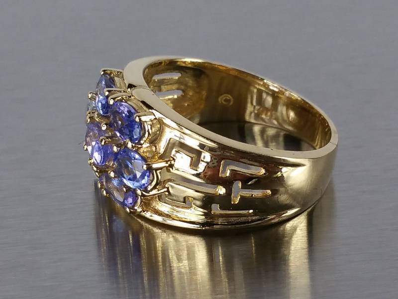 Tanzanite Ring in 14k Gold