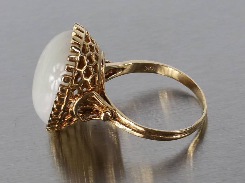 Opal Estate Ring in 10k Gold