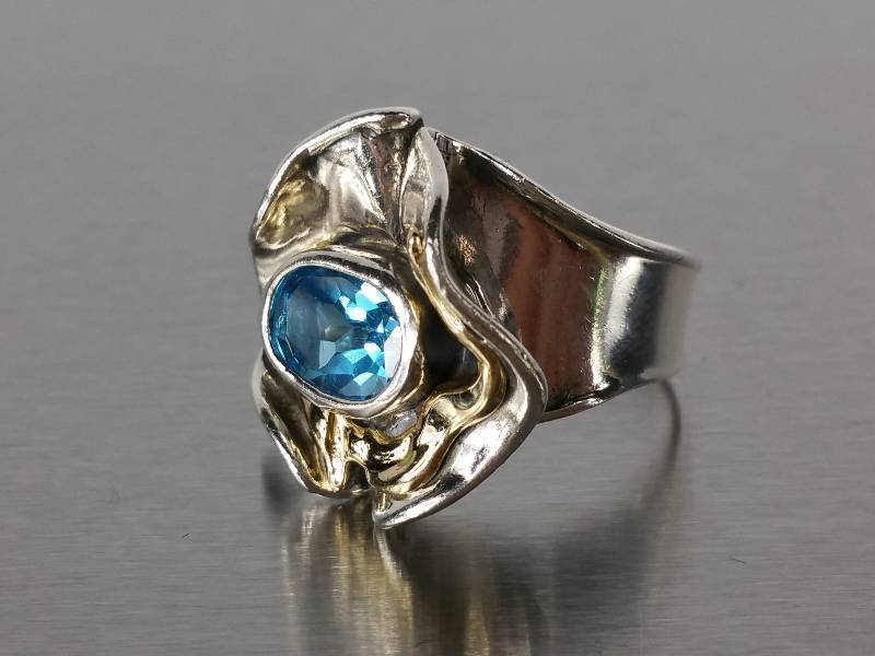 Aquamarine Ring in 14k Gold