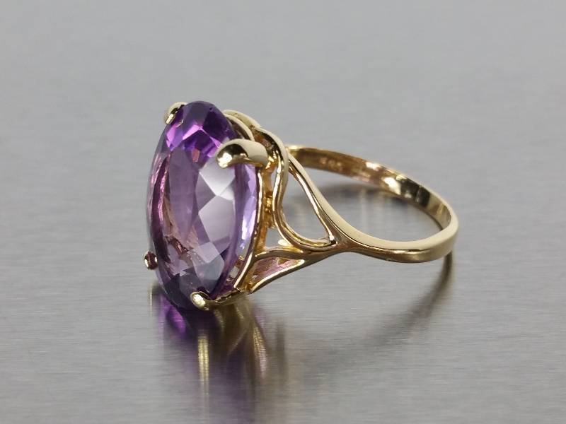Amethyst Estate Ring in 14k Gold