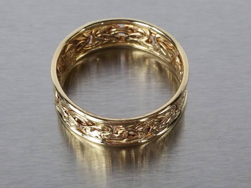 Amazing Gold Band in 14k Gold