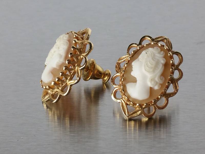 High Quality Cameo Estate Earrings in 14k Gold