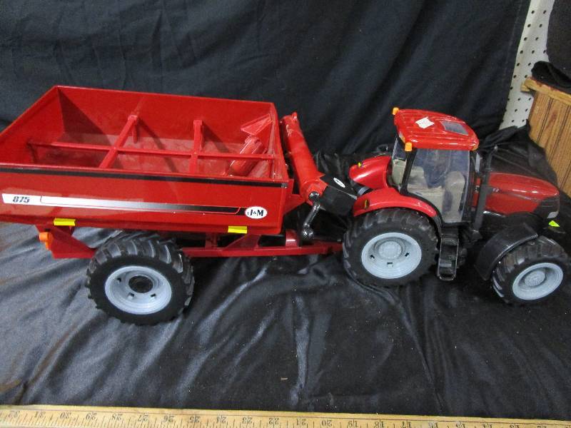 lot 28 image: Case IH Tractor and Grain Wagon