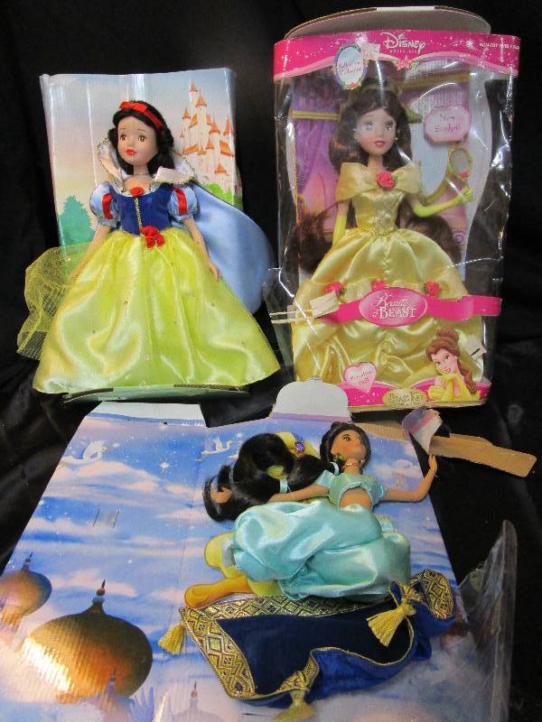 lot 46 image: Procelin Disney Princesses