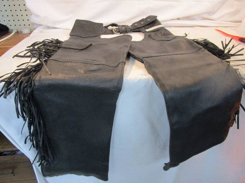 lot 57 image: Size Small Interstate Leather Chaps